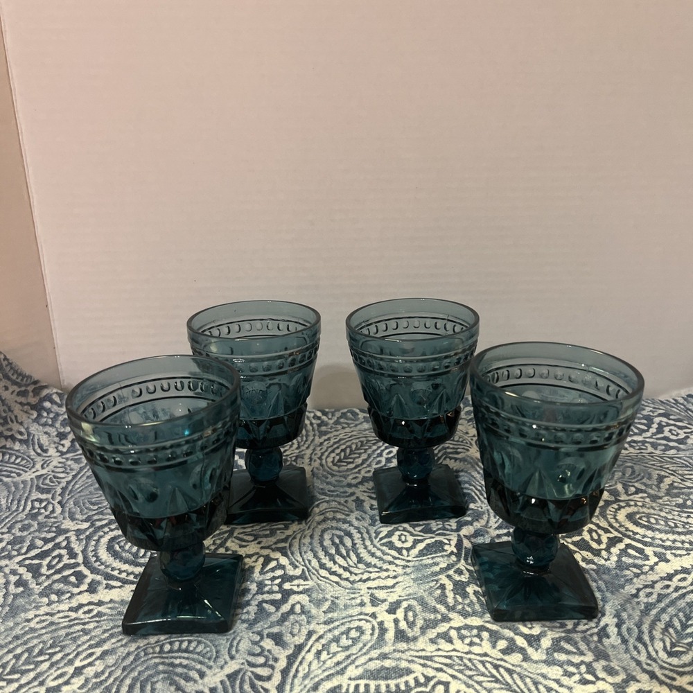 Tiara Kings Crown Thumbprint Riviera Blue Indiana Glass 5 oz Goblet Sherbet 4 Pc